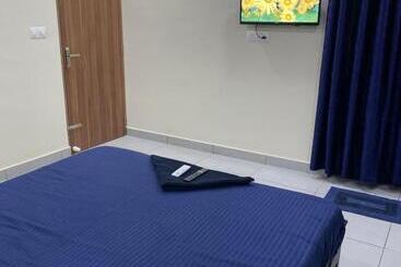 Hotel Uniro Rooms & Packages