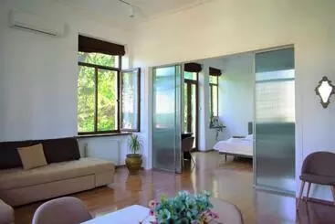 Aparthotel 26 May Square, Building Of Academicians