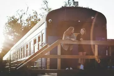 هتل کپسول Railrooms Traincar Hostel