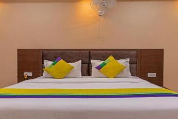 Itsy Hotels Kashi Grand, Bhu