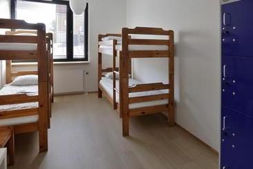 הוסטל The Park By Cheapsleep