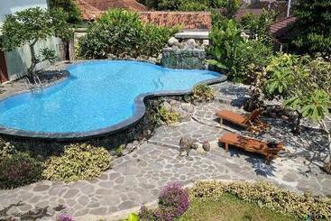 בית מלון כפרי Puri Pangeran