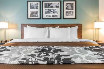 Отель Sleep Inn & Suites Cumberland