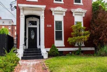 پانسیون Suite Near Downtown Louisville, Ky   Suite X