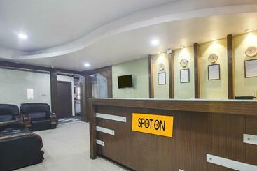 فندق Spot On Sree Tulasi