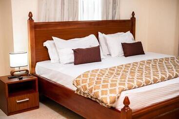 酒店 Ben And Moons Lodge And Event Center