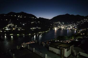 ベッドアンドブレックファースト Blossom Inn