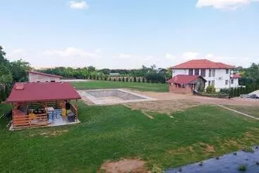 Pensiunea Paradiso Sarinasuf