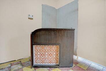 Hotel Oyo The Maharaja Place