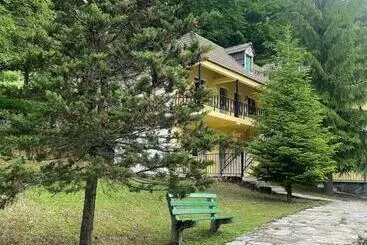 Hotel Bujtina Te Grima