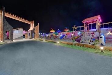 Hotel Collectipn O Pradee Queen Resort