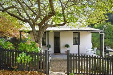 فندق Hills Havens Cottages