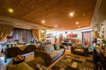 Majatalo Aber Jetz Guesthouse