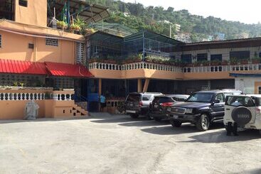 هتل آپارتمان Tropical Bed & Breakfast