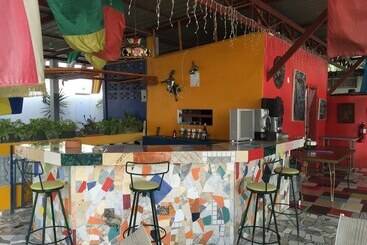 هتل آپارتمان Tropical Bed & Breakfast