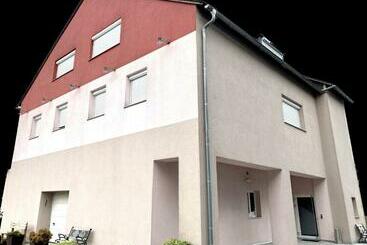 호스텔 Gästehaus Leimer Bräu