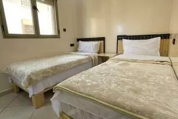 هتل Hôtel Bahnini