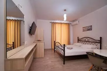 Hotel Vironas