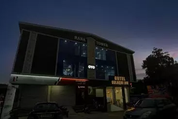 Townhouse Hotel Selaqui Inn