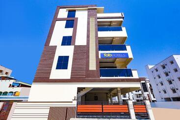 Hotel Fabexpress New Balaji Home Stay