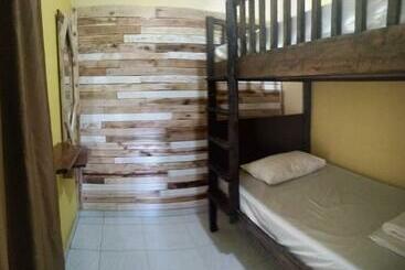 פנסיון Happy Spiritus Guethouse Tabanan