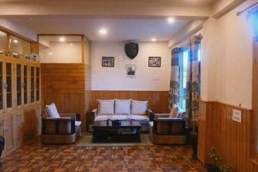 Alpine Lodge And Stays