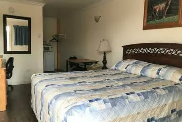 Grassland Motel
