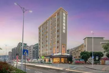 Kyriad Marvelous Hotel Shenzhen Baoan Gushu Metro Station