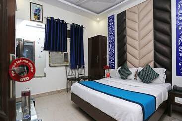 فندق Oyo Rooms Arakashan Road 7875
