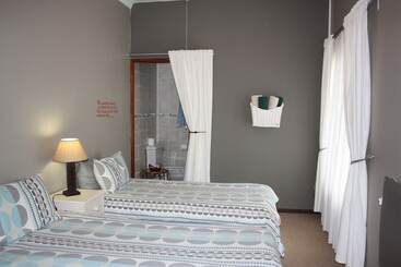 פנסיון Cloverleigh Guest House