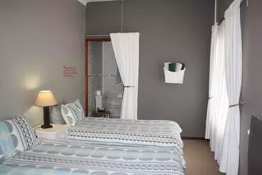 پانسیون Cloverleigh Guest House