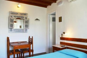 פנסיון Villa Pinelopi