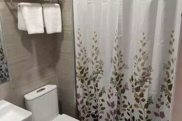 ペンション Vistara Suites