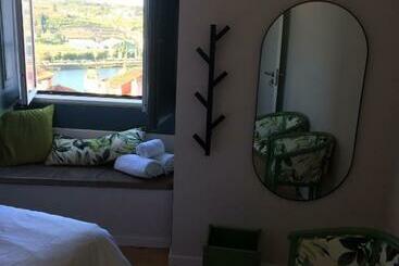 فندق صغير Ilha 12 Suites