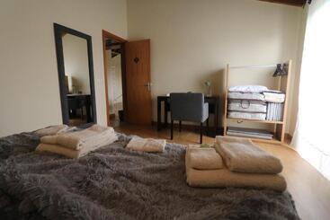 פנסיון West Spring House