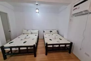 Bed & Breakfast Traditional Filipino Home Near 100 Islands Wharf