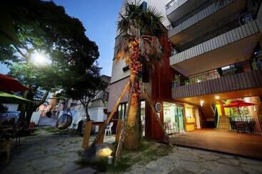 הוסטל Backpacker's Home