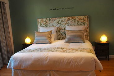 Bed & Breakfast African Tulip Guesthouse