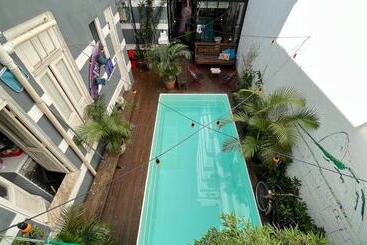 تختخواب و صبحانه Casa Tuxi