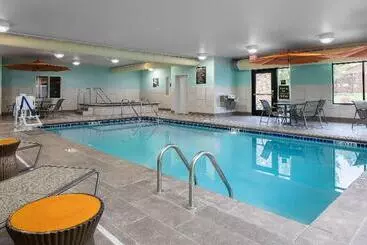 هتل Hampton Inn & Suites Mason City