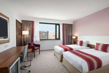 בית מלון כפרי Ramada Plaza Craiova