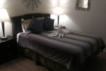 汽车旅馆  Red Bud Lodge