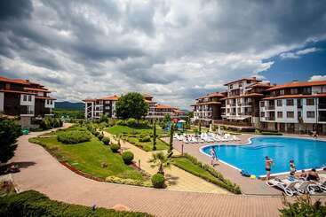 渡假胜地  Saint Thomas Holiday Village