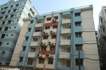 هتل Ambassador Residency