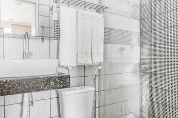 هتل Leisure & Beach