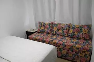 Hostel Dina & Suítes