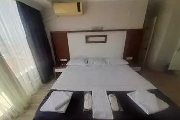 هتل Demir Suit