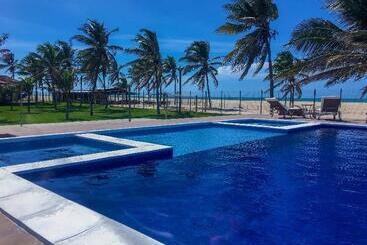 Jangadeiro Praia Hotel Resort Parque Aquático E Pé Na Areia