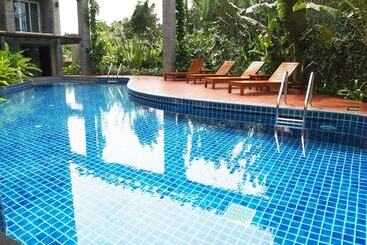 Hotel Phuket Ecozy