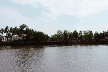 Ruennamyen Resort Amphawa